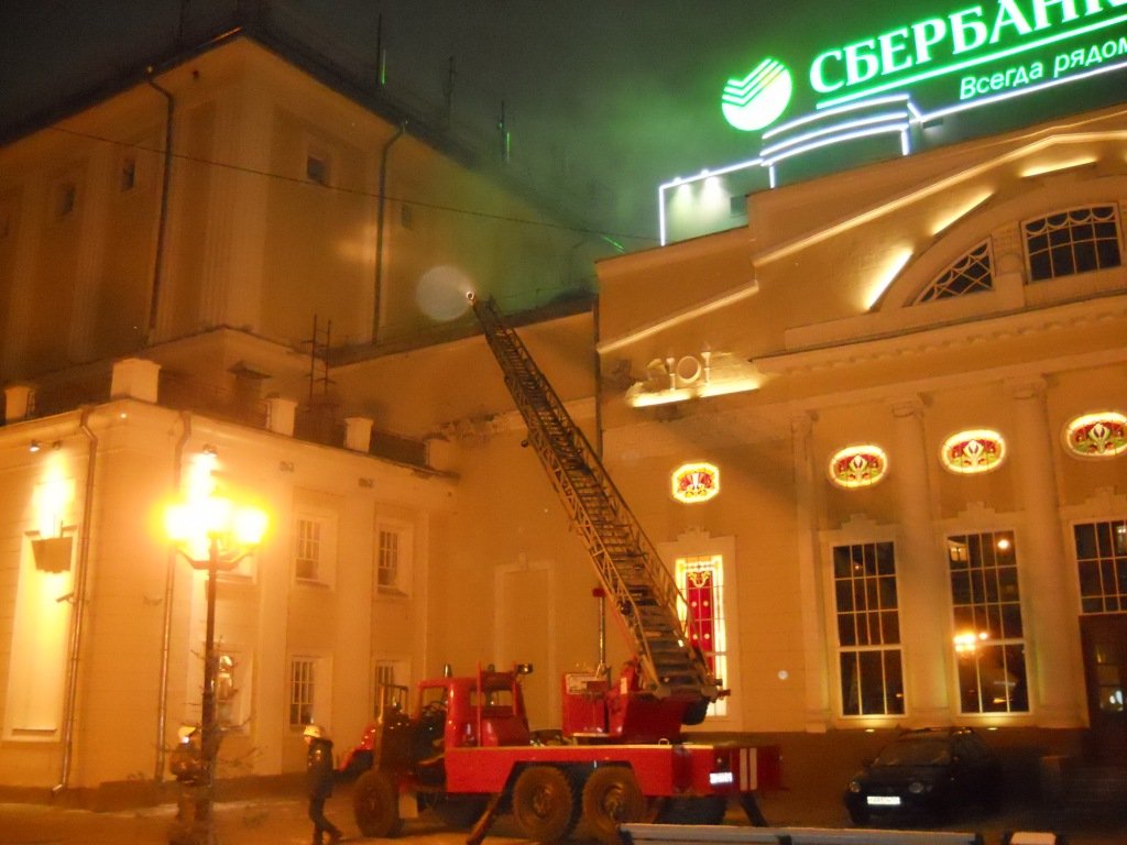 Театр «Красный факел» загорелся в Новосибирске